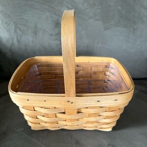 Longaberger Spring with utensil protector